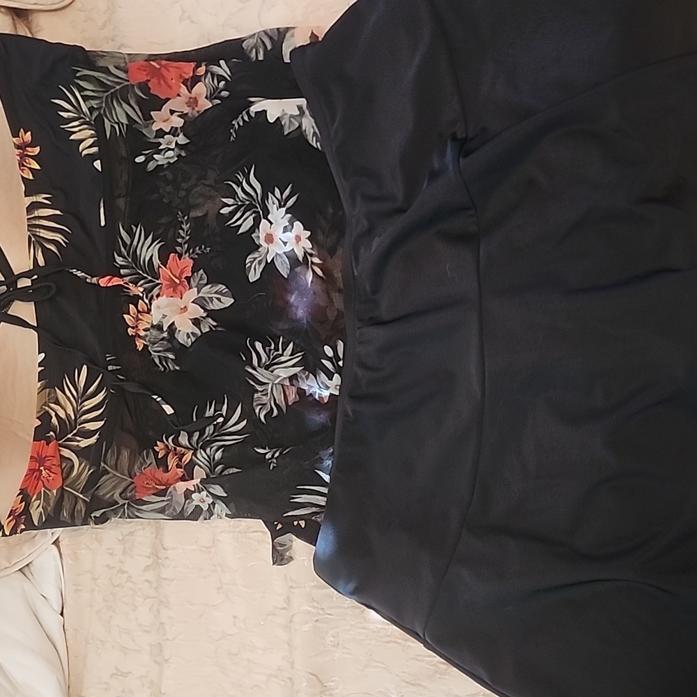 3 Womens Bathings Suits - Picture 8 of 13